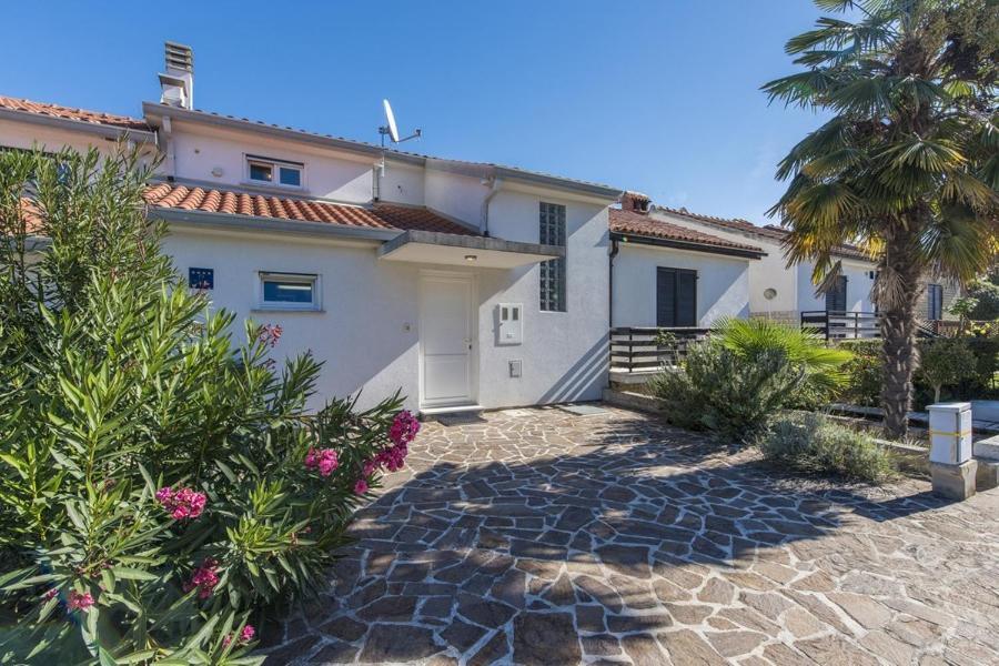 Villa Pietra Dajla Exterior foto